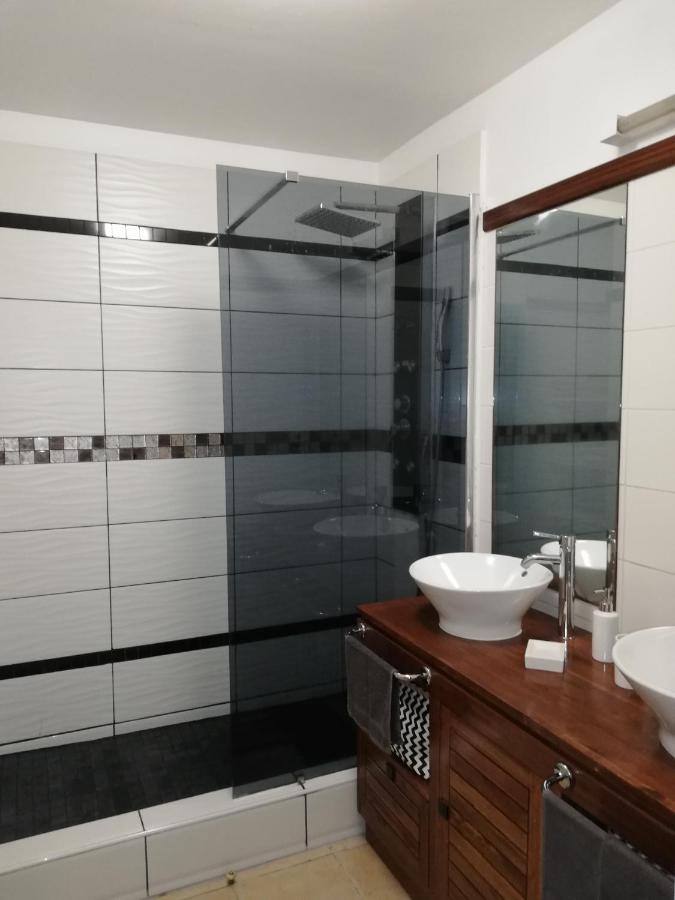 Appartement Meuble De Tourisme แซ็ง-ปีแยร์ ภายนอก รูปภาพ