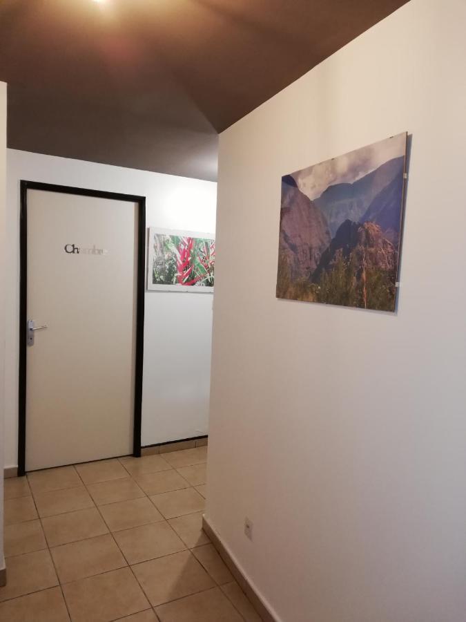 Appartement Meuble De Tourisme แซ็ง-ปีแยร์ ภายนอก รูปภาพ