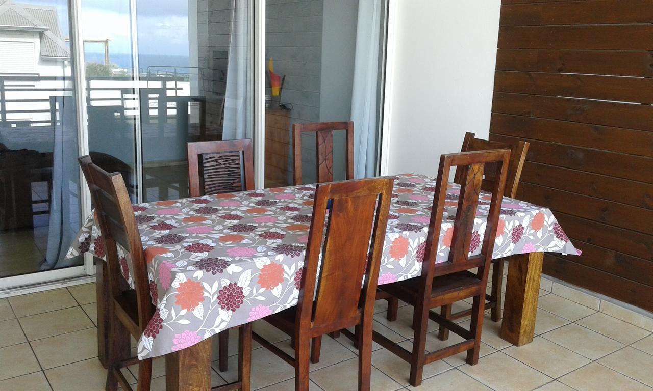 Appartement Meuble De Tourisme แซ็ง-ปีแยร์ ภายนอก รูปภาพ