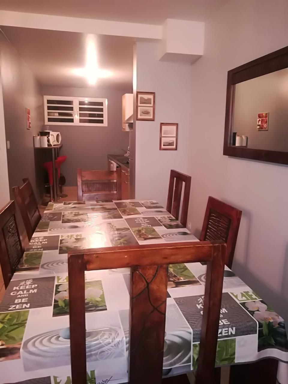 Appartement Meuble De Tourisme แซ็ง-ปีแยร์ ภายนอก รูปภาพ