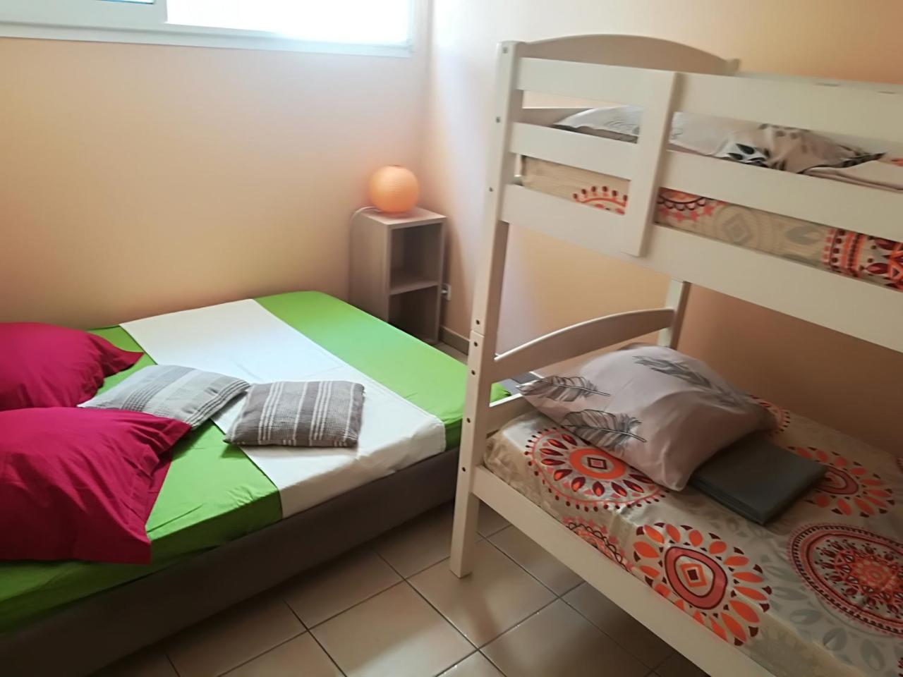 Appartement Meuble De Tourisme แซ็ง-ปีแยร์ ภายนอก รูปภาพ
