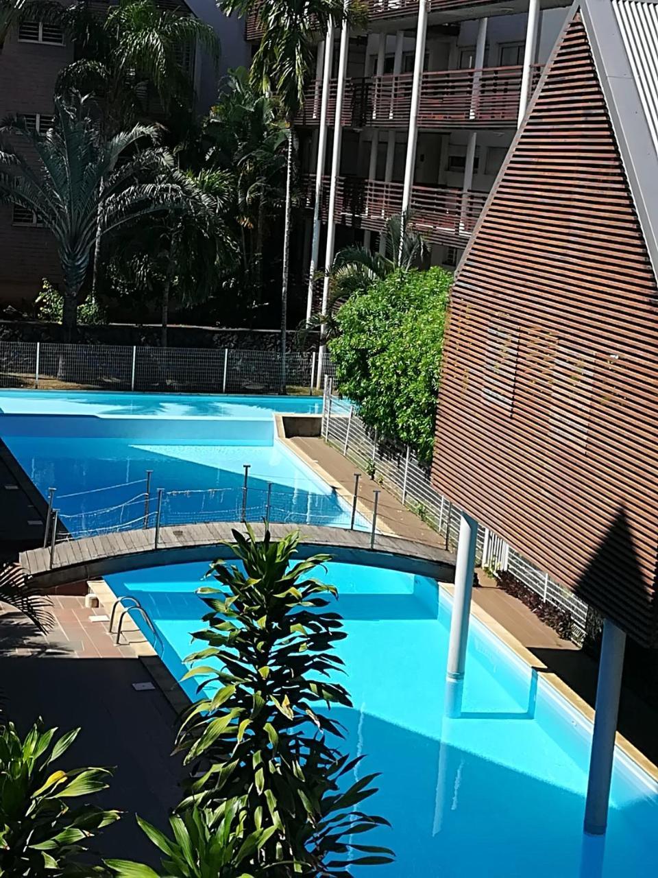Appartement Meuble De Tourisme แซ็ง-ปีแยร์ ภายนอก รูปภาพ