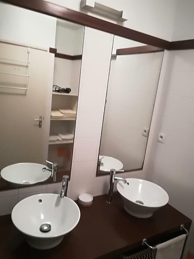 Appartement Meuble De Tourisme แซ็ง-ปีแยร์ ภายนอก รูปภาพ