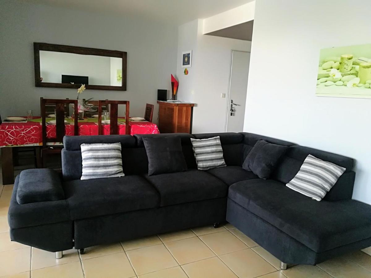 Appartement Meuble De Tourisme แซ็ง-ปีแยร์ ภายนอก รูปภาพ