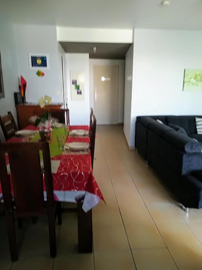 Appartement Meuble De Tourisme แซ็ง-ปีแยร์ ภายนอก รูปภาพ