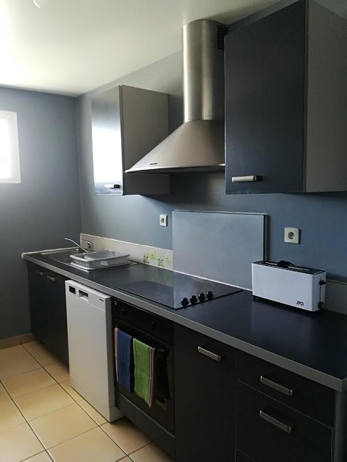 Appartement Meuble De Tourisme แซ็ง-ปีแยร์ ภายนอก รูปภาพ